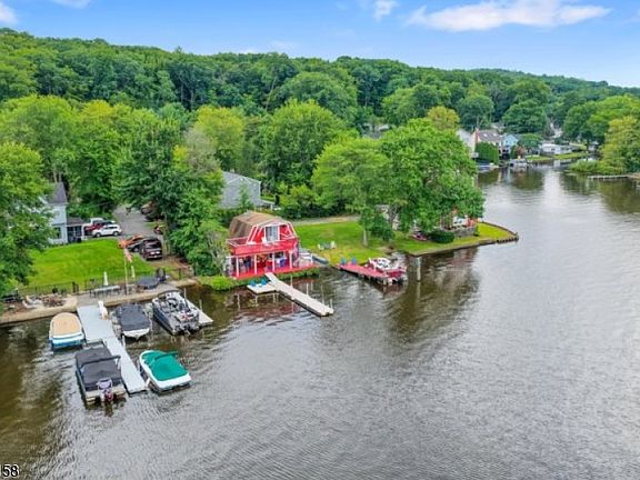 4th image of 8 Shallow Cove Rd