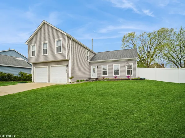 1145 John Dr, Hoffman Estates, IL 60169