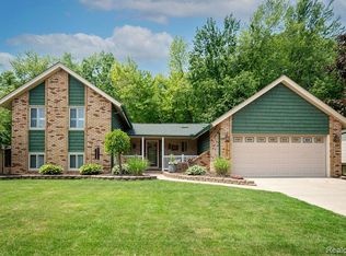 17800 Fox Glen Dr, Riverview, MI 48193