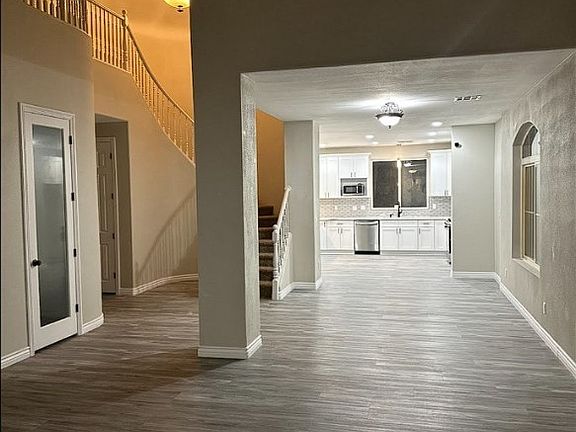 4th image of 66 Big Creek Ct