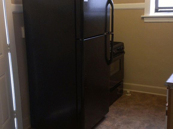 2nd image of 5933 N Paulina St #3