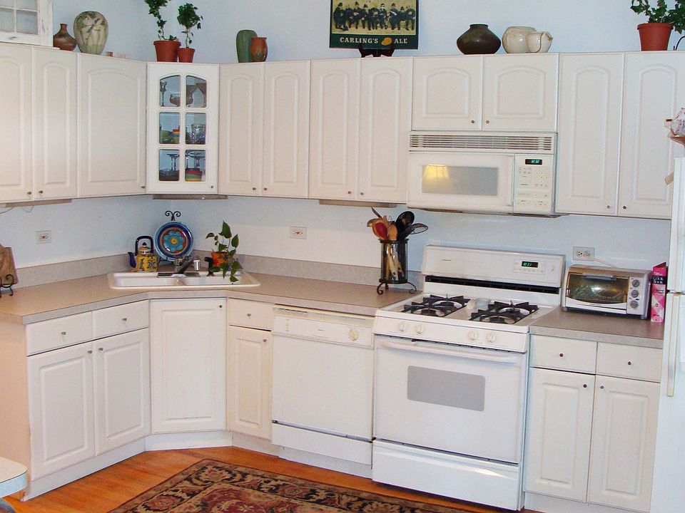 1st image of 2751 W Giddings St APT 2W