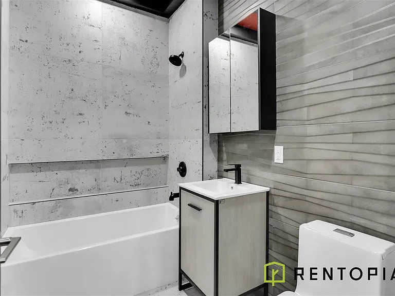 540 Driggs Ave #1E — Photo 9