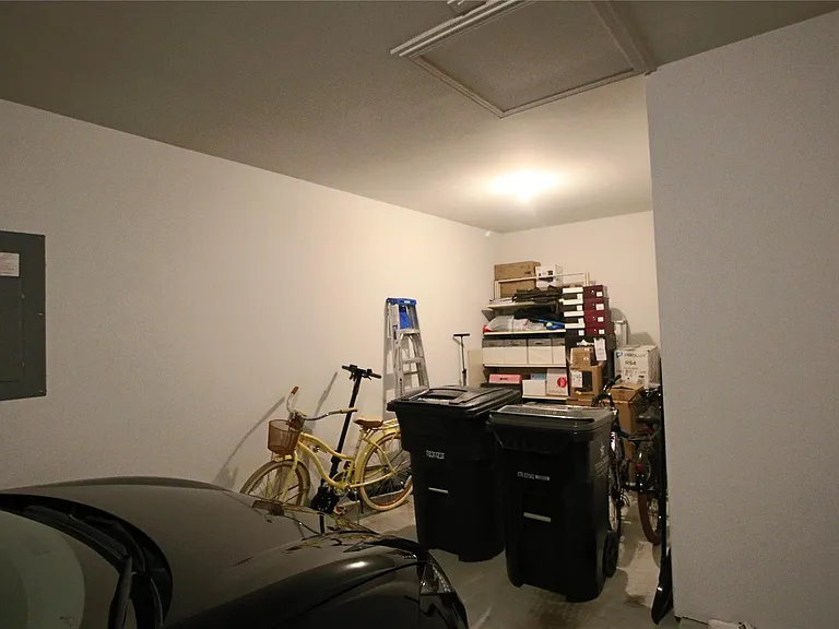 24727 Tanoureen Dr — Photo 43