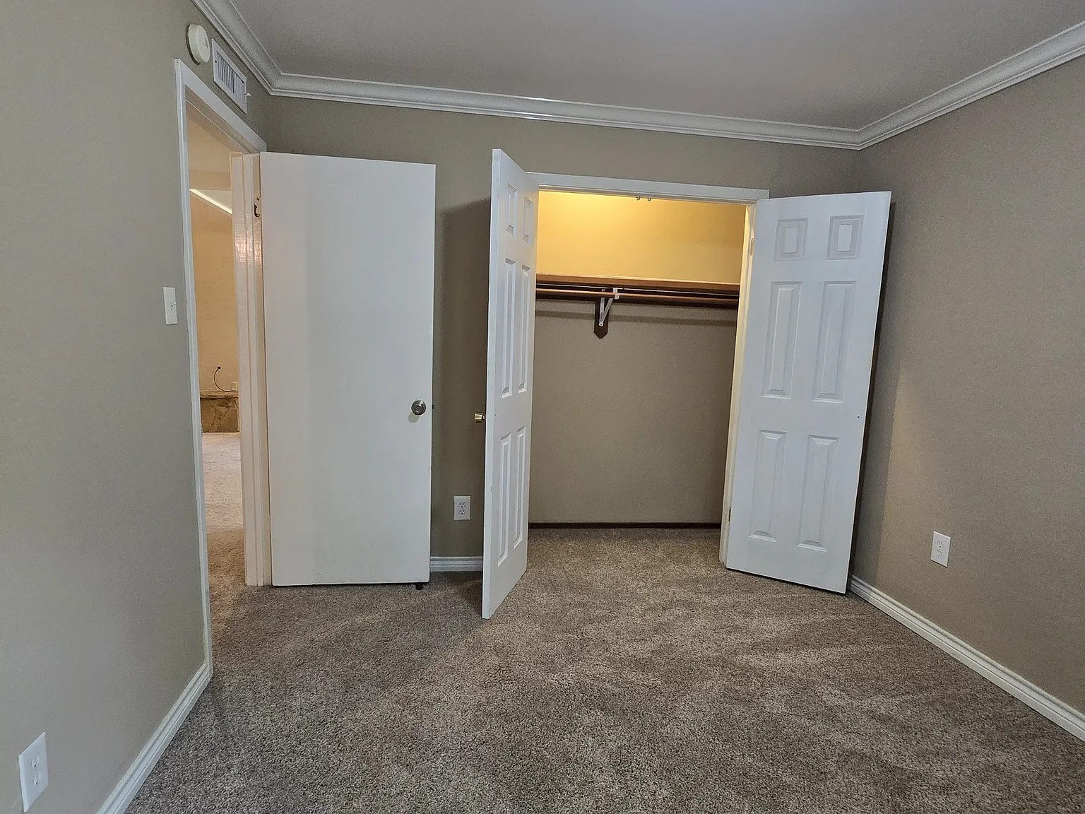 1822 Northwood Court - 1 — Photo 2