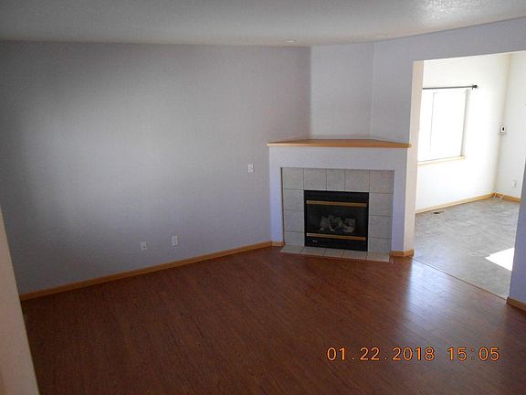 4th image of 380 Sorrel Dr