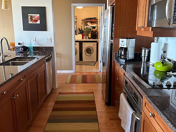 2nd image of 807 Davis St Unit 1411