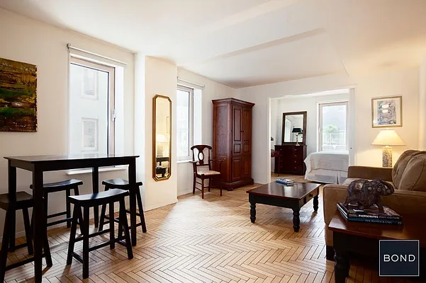 Rented by Bond New York | media 10