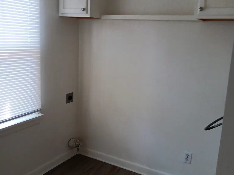 301 E State Ave — Photo 4