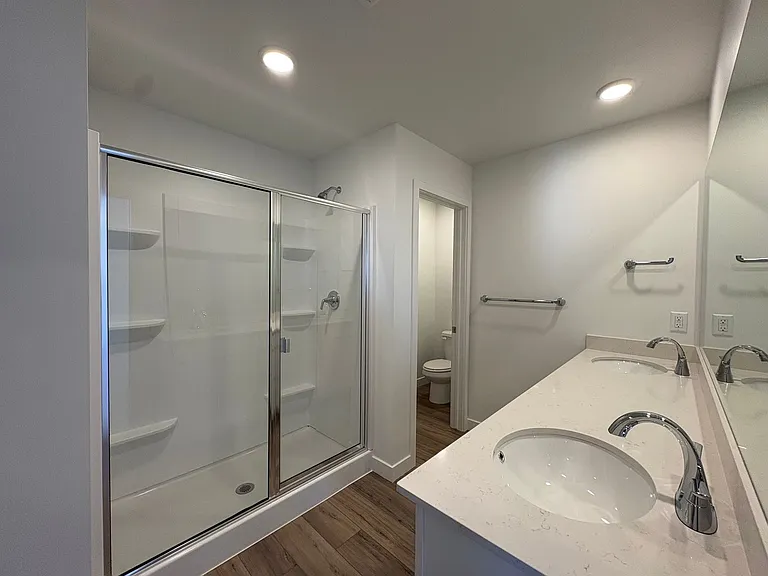 1592 N Summer Springs Cv — Photo 17
