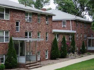 73 Park Ave West, Lowell, MA 01852