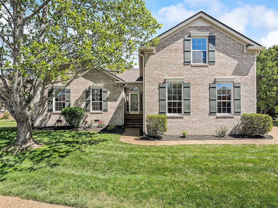 1st image of 421 Essex Park Cir