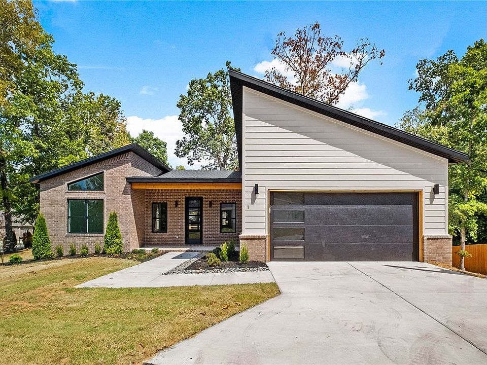 1st image of 1 Frekleton Ln