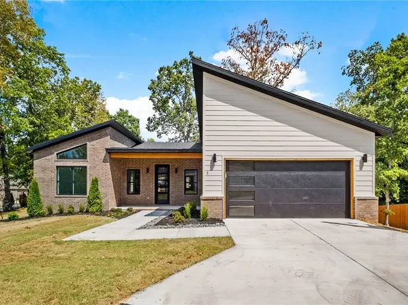 1 Frekleton Ln, Bella Vista, AR 72714