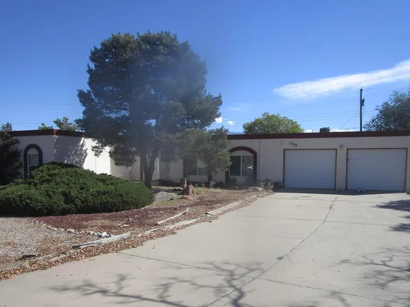 1508 Ag Pl SE, Rio Rancho, NM 87124