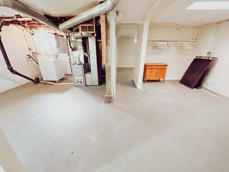 2630 Homecroft Dr — Photo 3