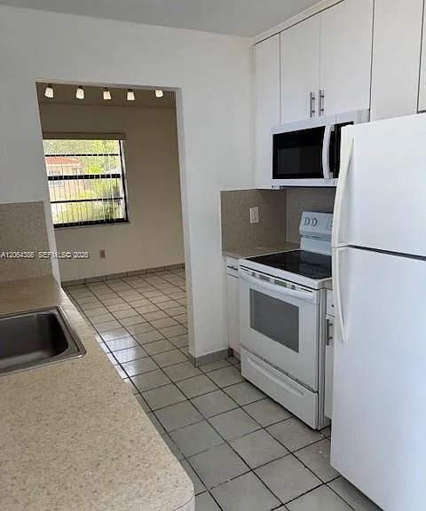 3022 SW 23rd St #3022 — Photo 3