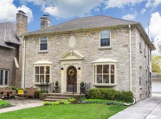 5756 N Bay Ridge Ave, Whitefish Bay, WI 53217