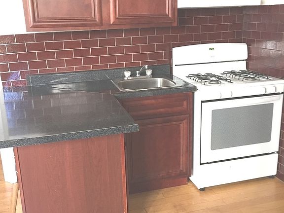 3rd image of 832 W Sunnyside Ave #2N