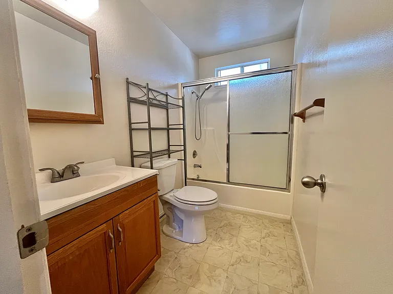 202 E J St #6 — Photo 14