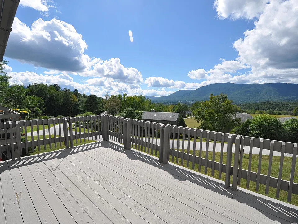 49 Vaughn Farm Rd