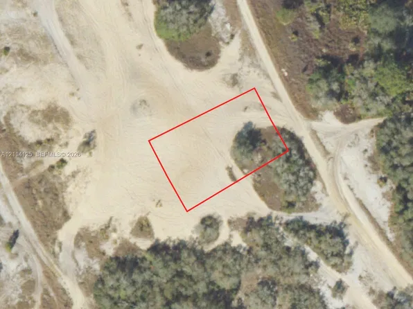 322 Cinema Dr, Lake Placid, FL 33852