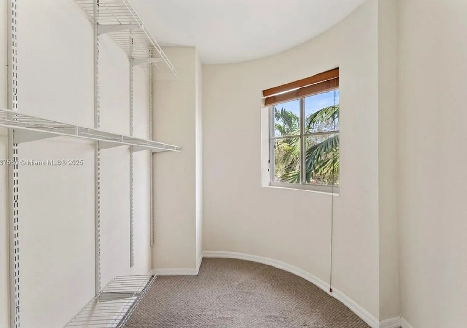 Spacious 5BR House in Homestead — Photo 3
