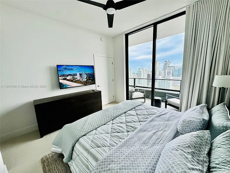 159 NE 6th St #4807 — Photo 3