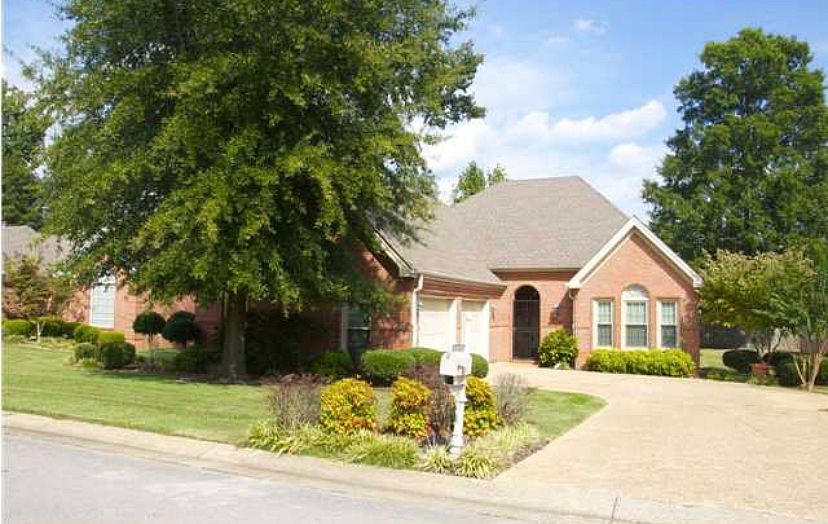 1st image of 224 Woodcrest Dr