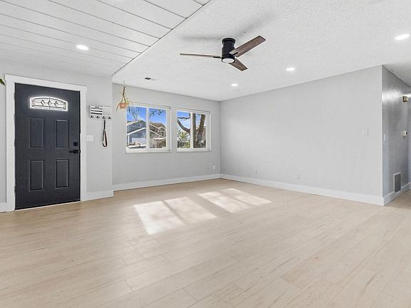 5th image of 305 S Grace Ave