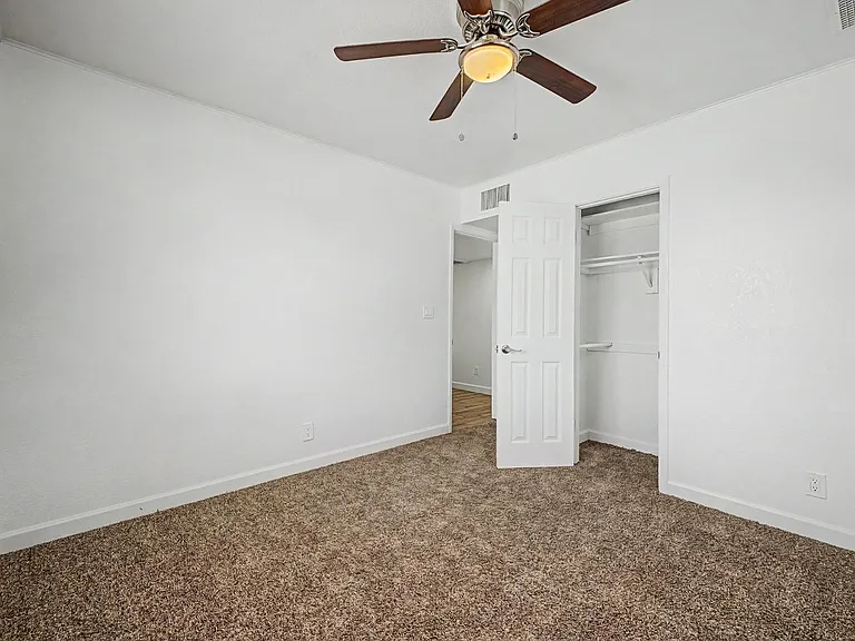 3519 W Orchid Ln — Photo 21