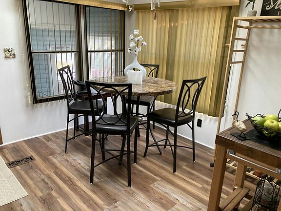 3rd image of 23 Maple Ridge Park #Mr23