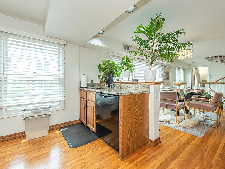 21 Springfield Ave #4 — Photo 10