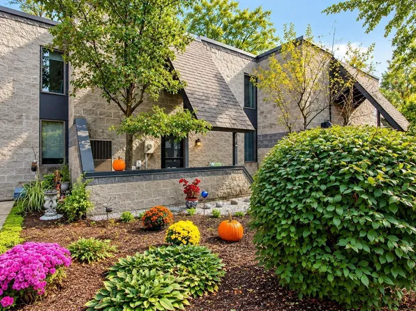 41 Karwick Glen Dr, Michigan City, IN 46360