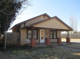 214 E Kee St, Weatherford, OK 73096