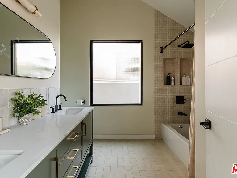 8550 Ridpath Dr — Photo 12