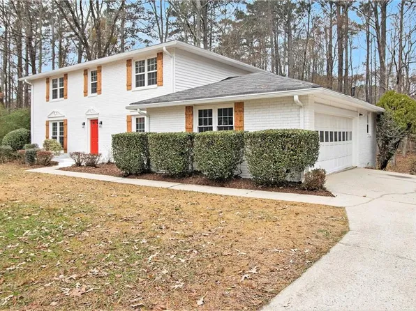 165 Southwood Ct, Fayetteville, GA 30214