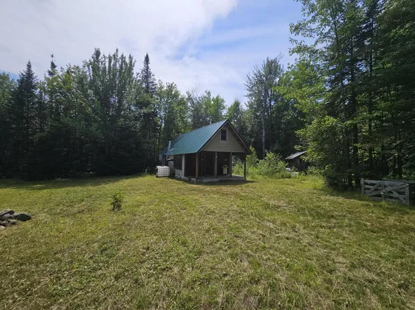 877 S Lagrange Road, Bradford, ME 04410