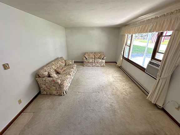 5th image of 1107 Maxwell Ave