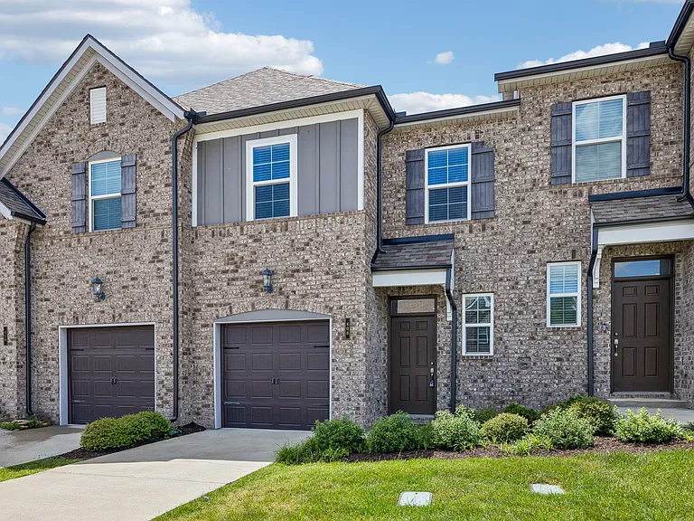408 Wooden Shoe Way — Photo 1