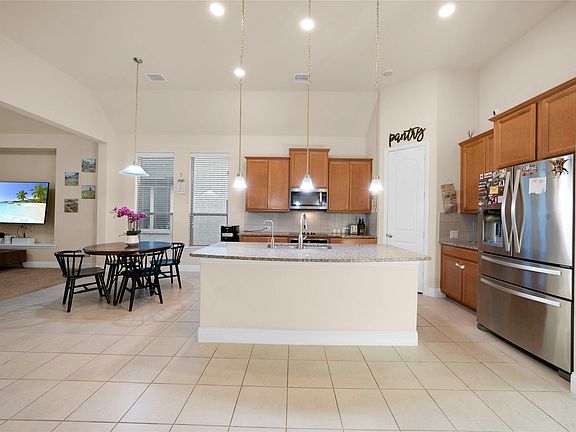 3rd image of 7024 Green Field St