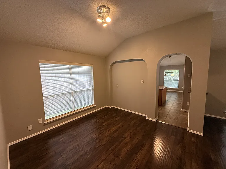 6105 Comfort Dr — Photo 8