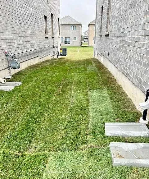 240 Ridley Cres — Photo 35