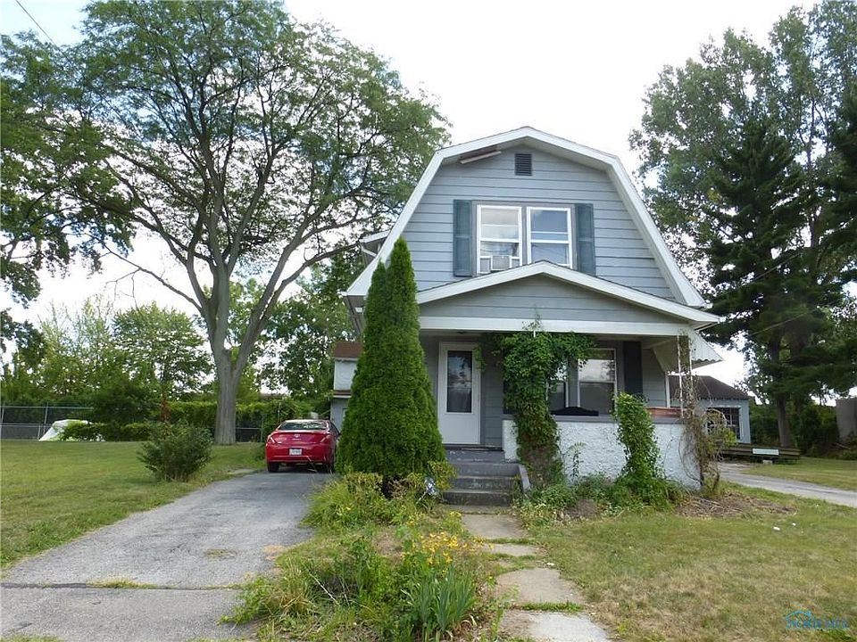 2nd image of 1765 Spencer St