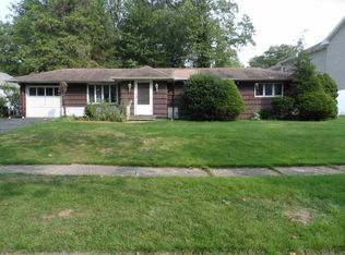 278 Cleveland Pl, River Edge, NJ 07661