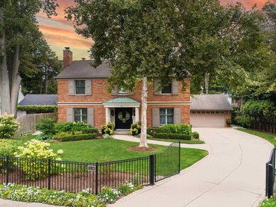 76 Grosse Pointe Blvd, Grosse Pointe Farms, MI, 48236
