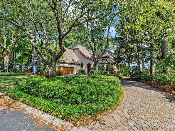 81 Fairway Ln., Pawleys Island, SC 29585