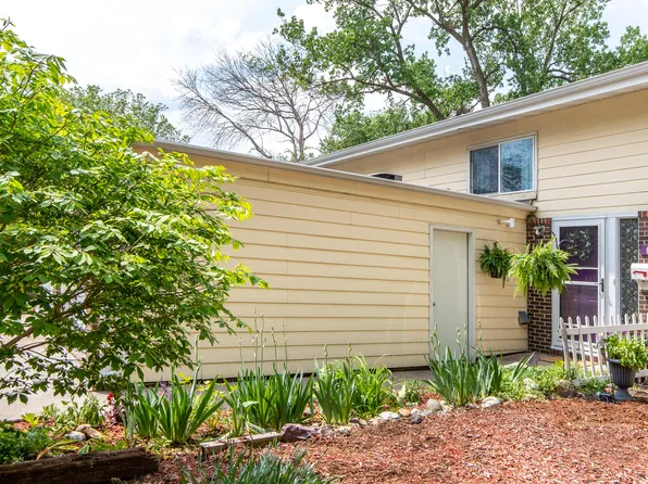 617 Meadow Pl, Ames, IA 50010