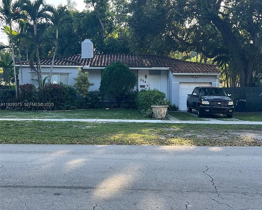 1st image of 234 Pinecrest Dr
