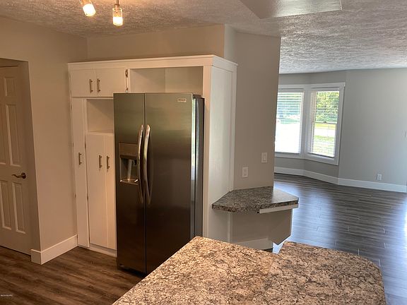 5th image of 1015 Kenwood Dr